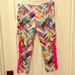 Avia geometric workout capris